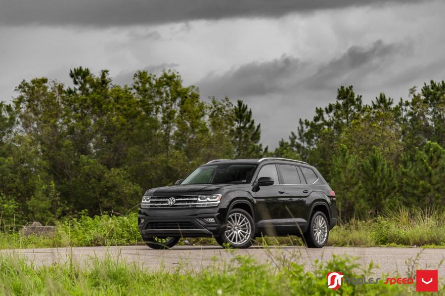  Volkswagen Atlas V6 4Motion on Vossen Wheels (VFS2) 2017 года  (фото 8 из 18)
